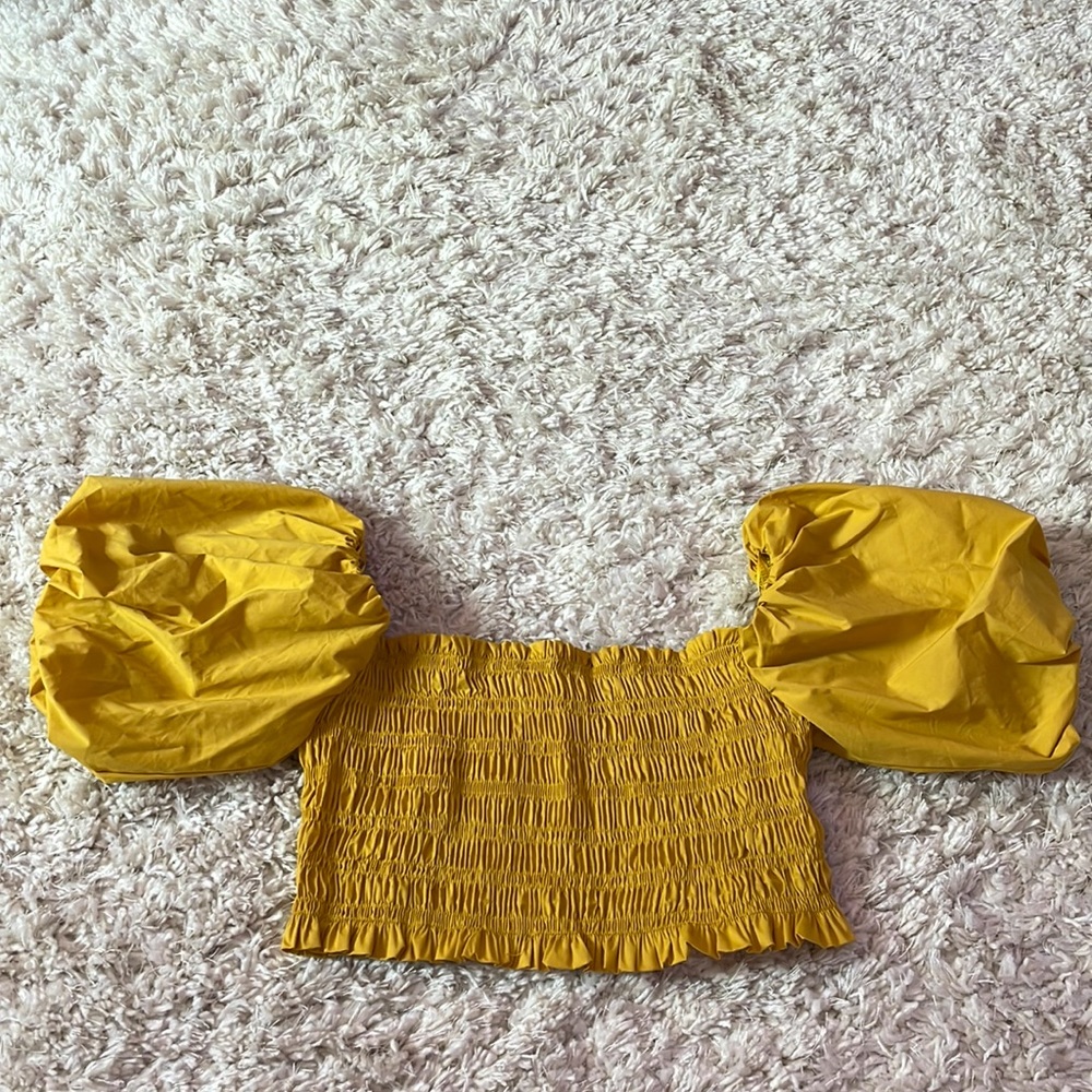 Vestique crop top, perfect for a night out.